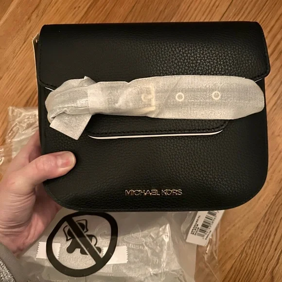 Michael Kors Emilia Small Leather Crossbody Bag - Picture 5 of 11